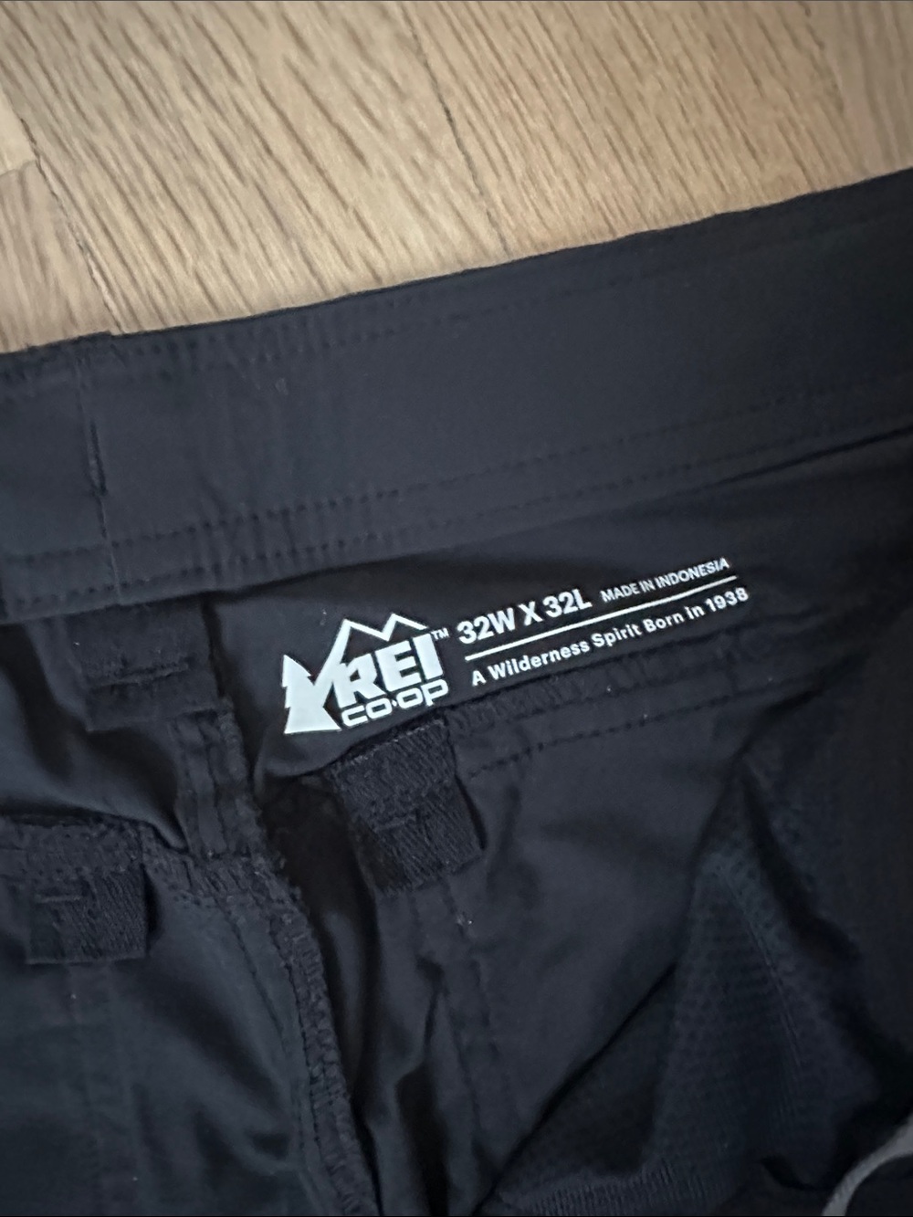 REI Black Men's Cargo Trail Pants - Picture 3 of 3